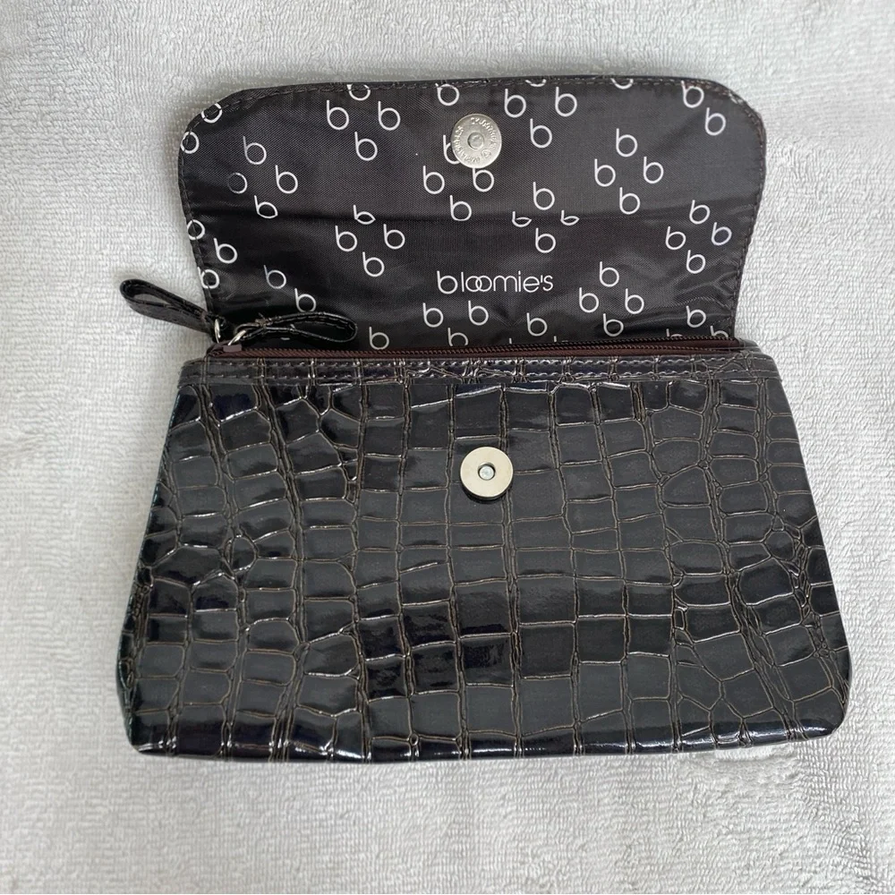 Barr + Barr New York Women's Brown Faux Croc Makeup Small Toiletries Bag Travel